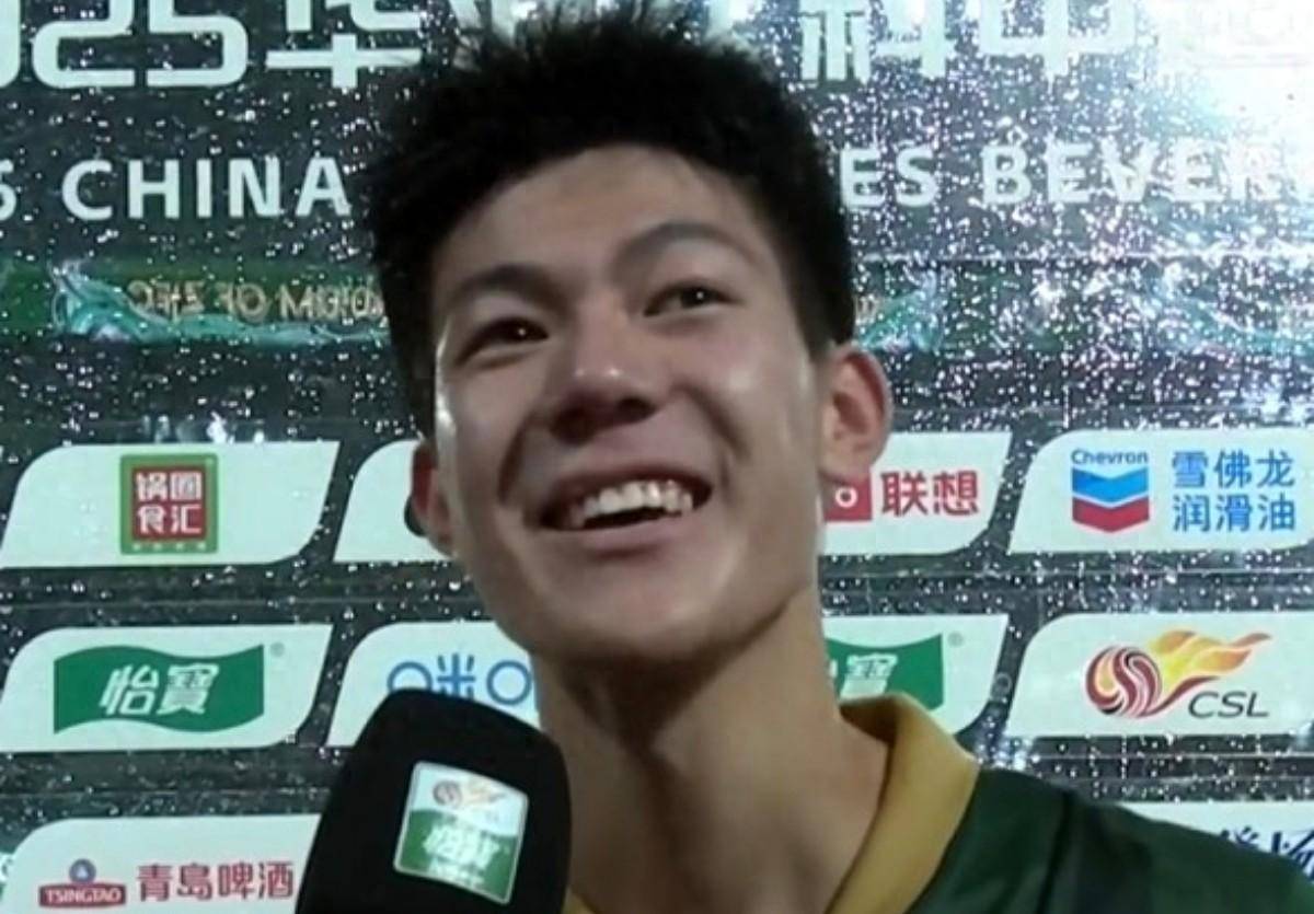 镇时, 对阵武汉三, 守几乎让帕